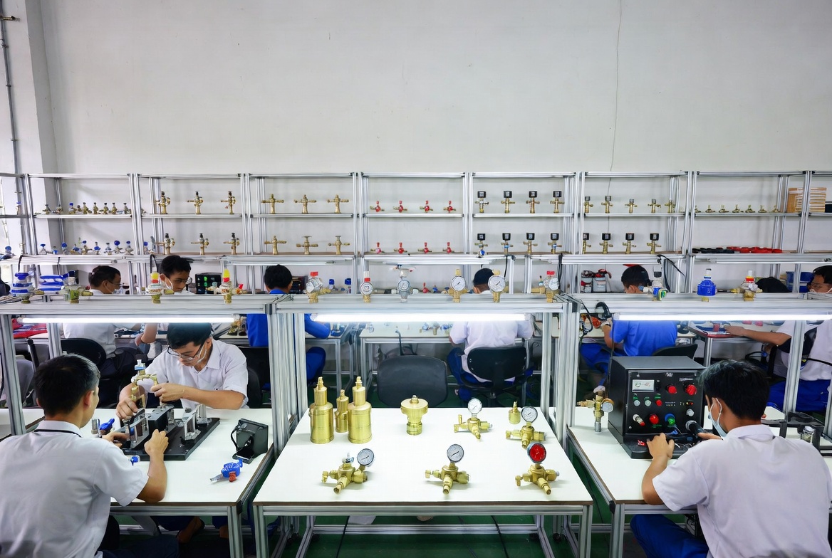 Acetylene Gas Pressure Regulator vs Industrial Pressure Regulator for High-Temperature Copper Brazing-Bril Welding Equipment Acetylene Gas Pressure Regulator vs Industrial Pressure Regulator for High-Temperature Copper Brazing-Bril Welding Equipment